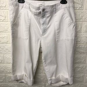 Jaclyn Smith knee length shorts 14